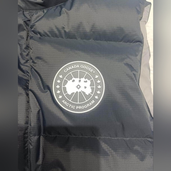 Canada goose vest - Picture 2 of 5